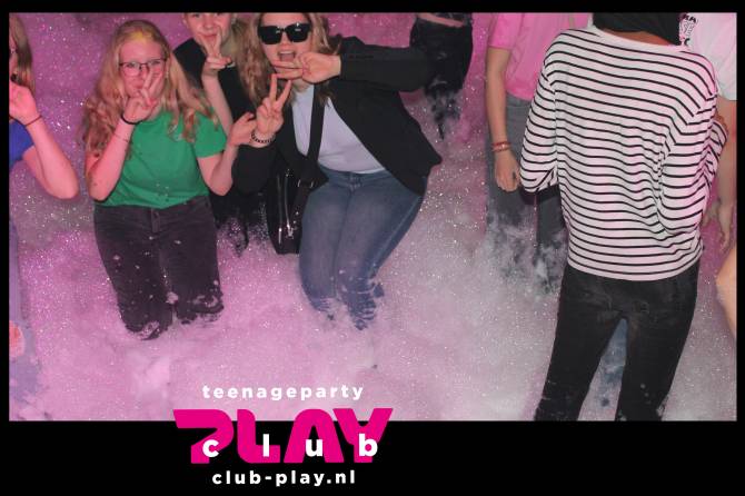11 Mei Schuimparty