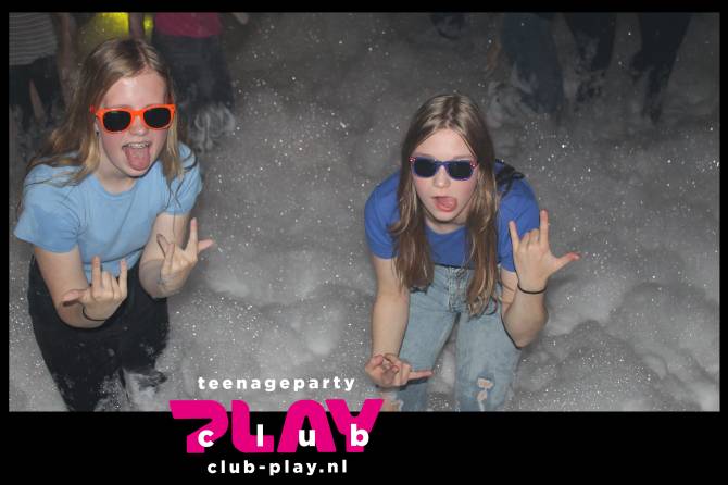 11 Mei Schuimparty