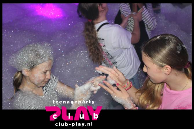 11 Mei Schuimparty