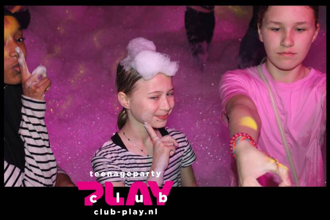 11 Mei Schuimparty