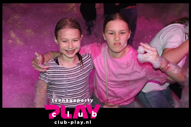 11 Mei Schuimparty